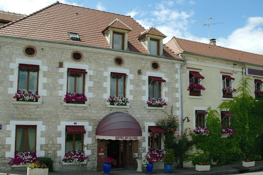 Hotel De La Loire Сент-Сатюр Экстерьер фото