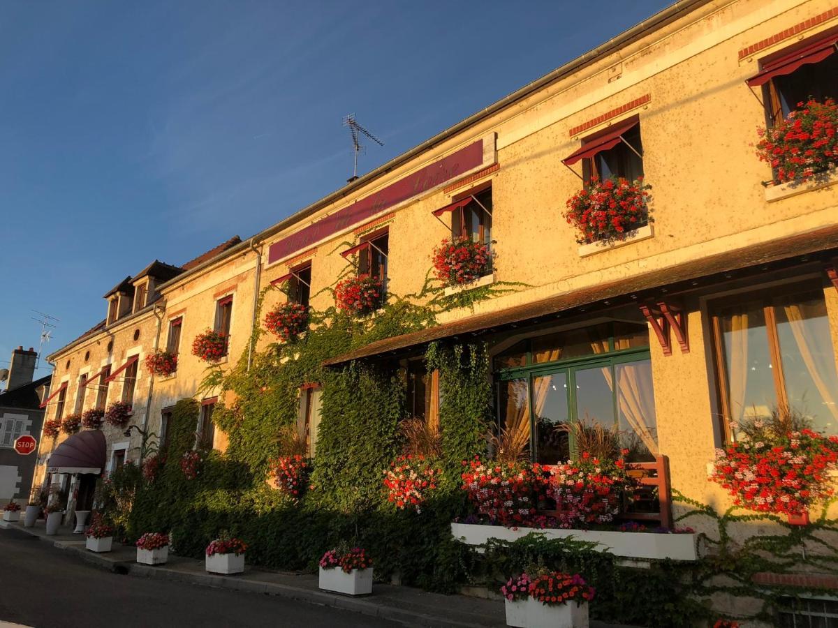 Hotel De La Loire Сент-Сатюр Экстерьер фото